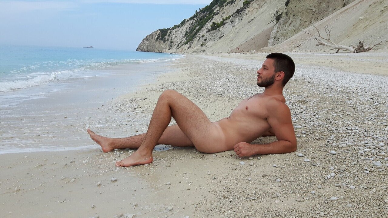 Enter to see naked CortezRicardo