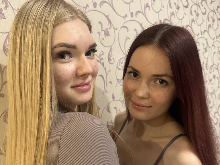 Enter to see naked FloraAndCwene