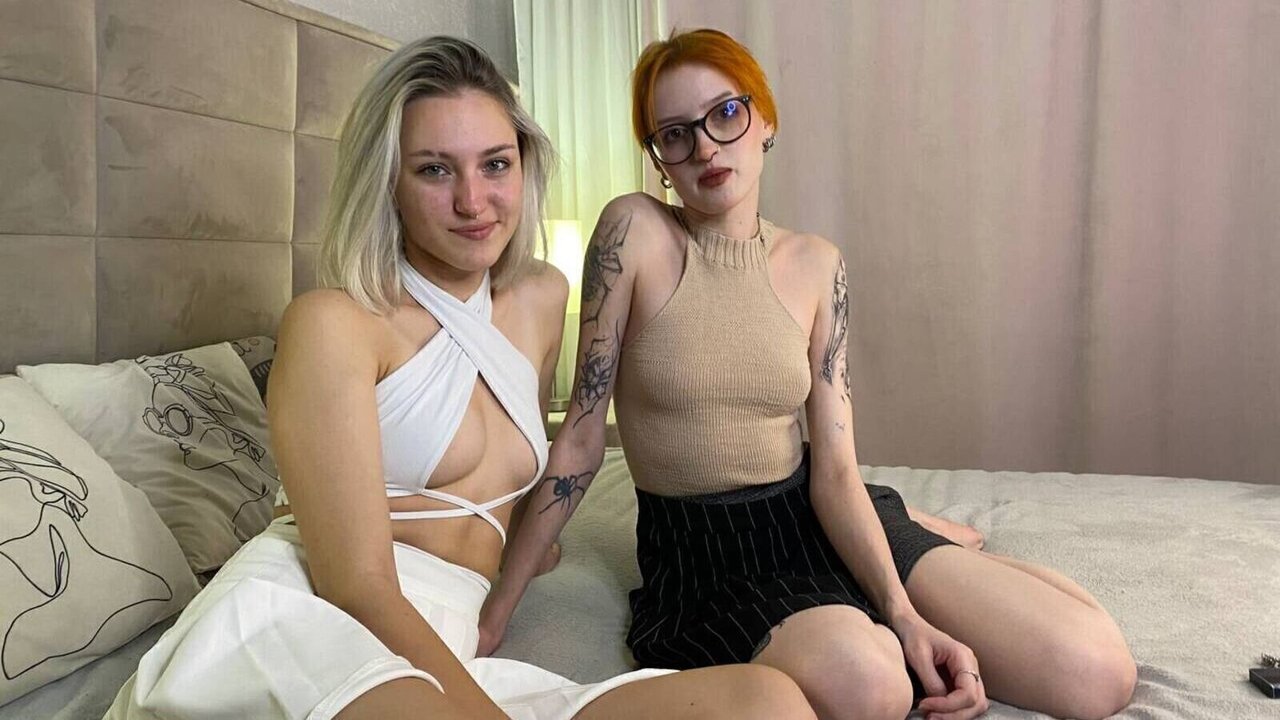 Enter to see naked HarrietAndAfton