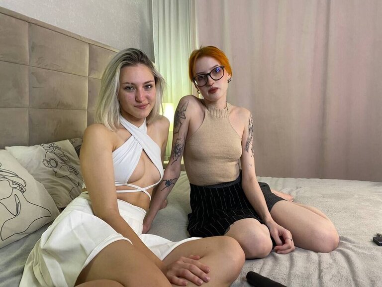 Enter to see naked HarrietAndAfton