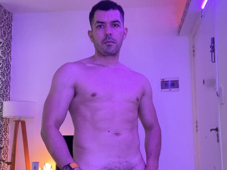 Enter to see naked IvanLazaga