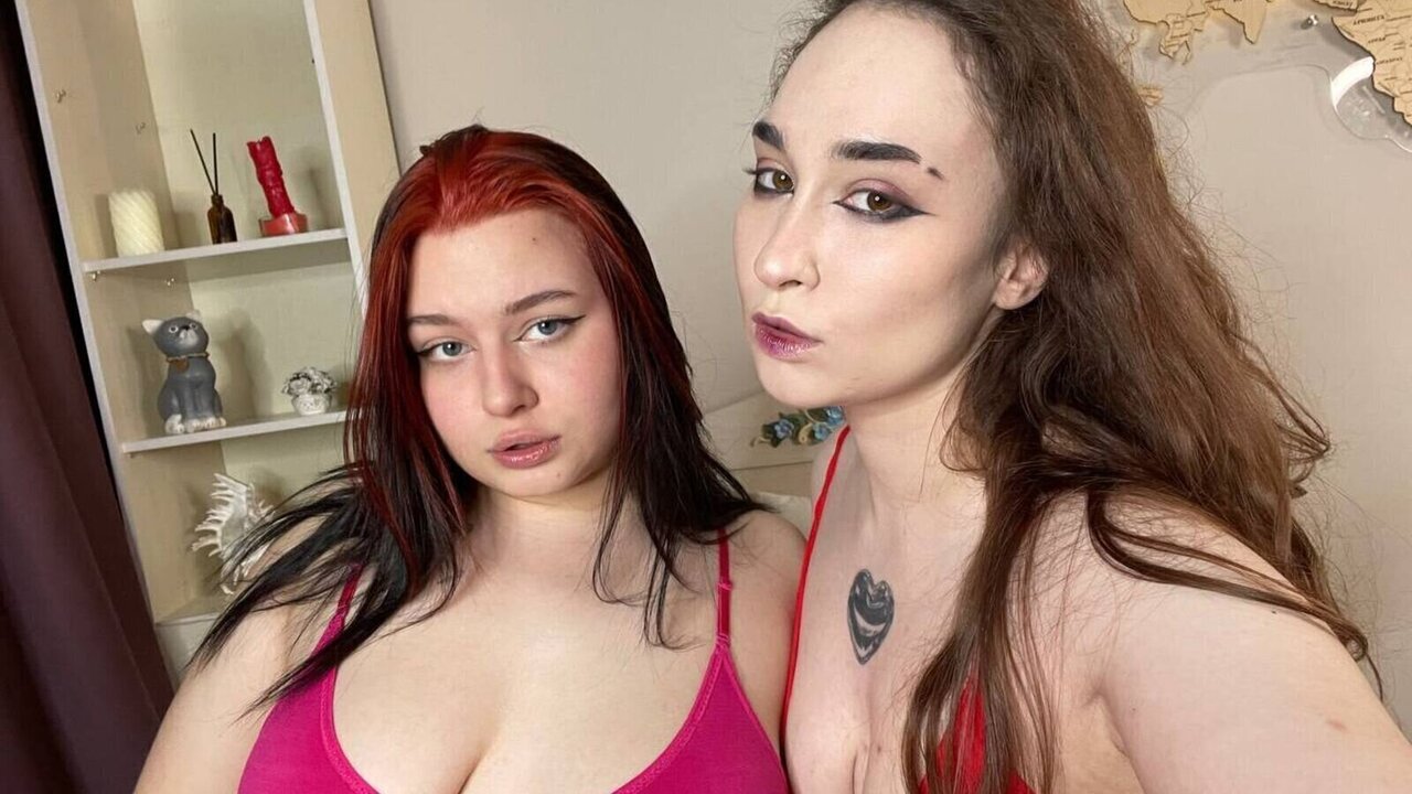 Enter to see naked JulianaAndTayte