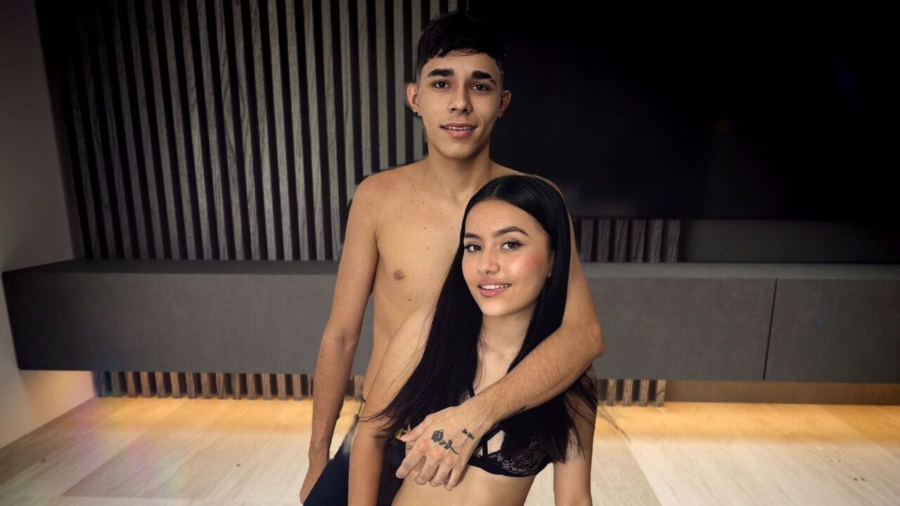 Enter to see naked KarolinaAndMax