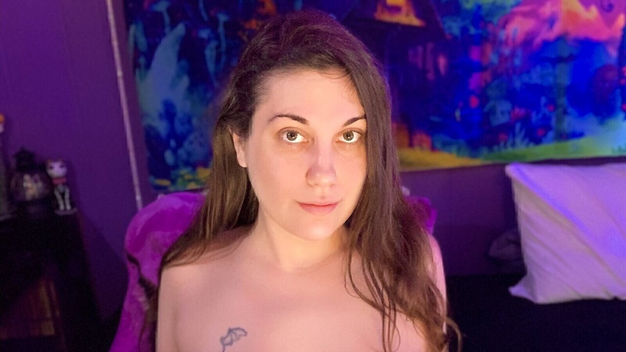 Enter to see naked LilithLane