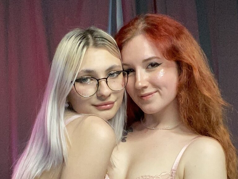 Enter to see naked MaureenAndLorna