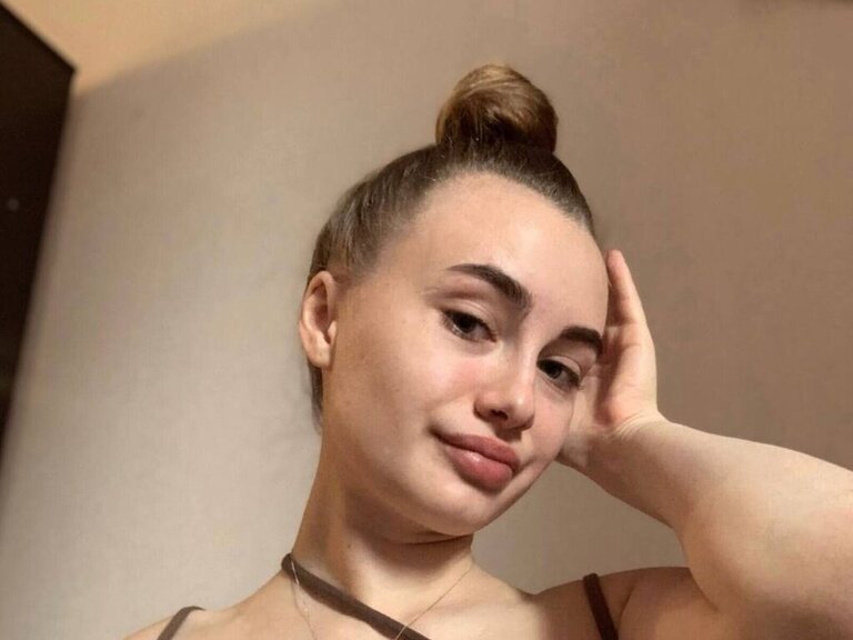 Enter to see naked SofiyaWite