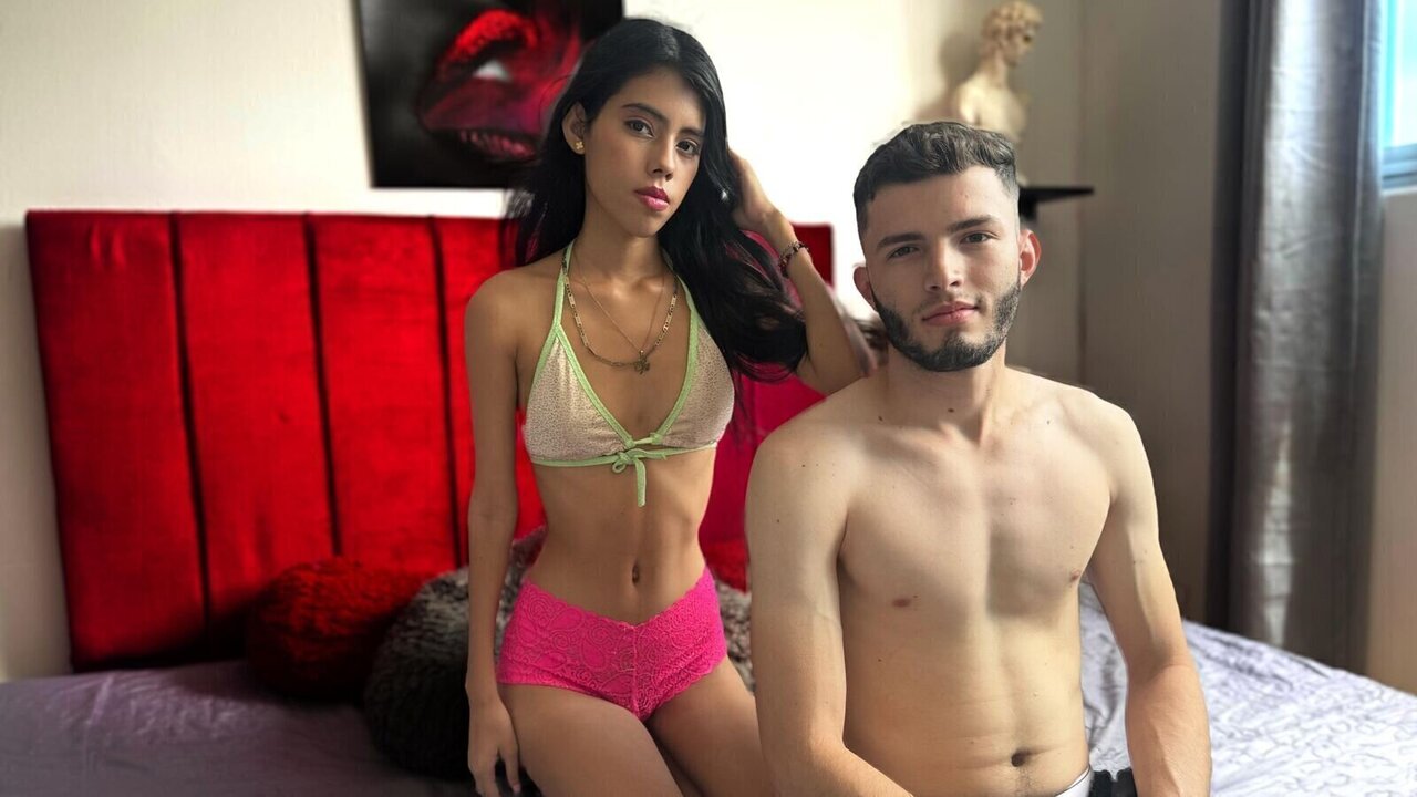 Enter to see naked ThomasAndVanesa