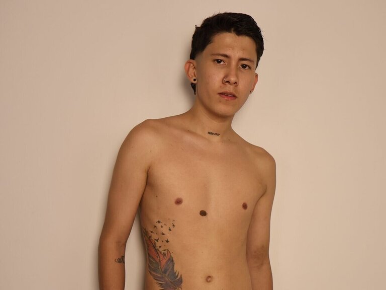Enter to see naked ZackJagger